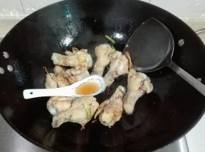 放一勺黄酒蒸发掉