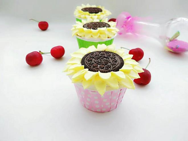 向日葵杯子蛋糕