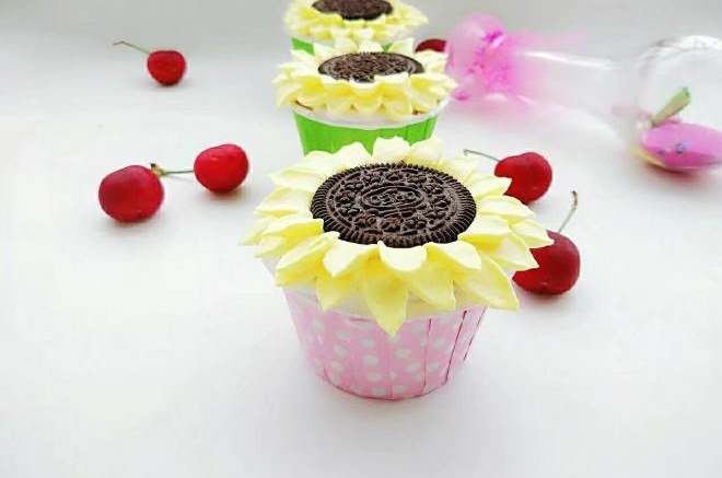 向日葵杯子蛋糕