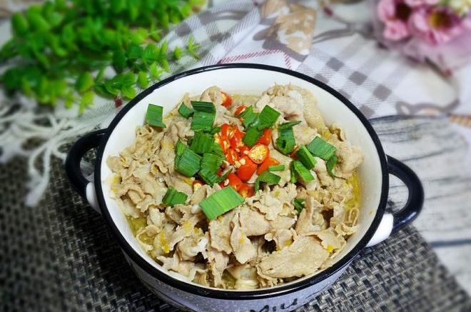 香菇薯粉汆肥羊。