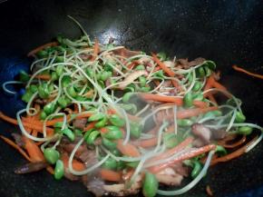 黑豆芽翻炒