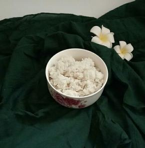 准备好剩米饭
