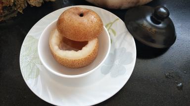 取出趁热吃梨喝汤