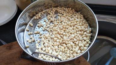 玉米粒清洗干净