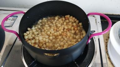 加入玉米粒炸一下