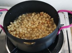 加入玉米粒炸一下