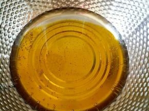 转化糖浆倒入盆里