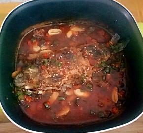 烧至汤汁浓稠即可(期间记得把鱼翻面哦)。