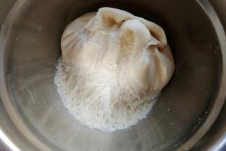 发酵至内部呈蜂窝状即可；