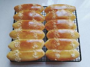 烤好的面包出炉晾凉，此时已经满屋飘香啦！