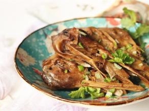 好吃的鸭头，看剧必备。