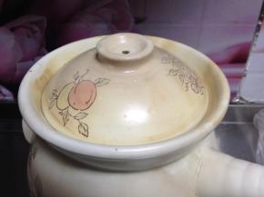 加盖中小火继续煲制