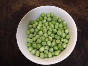 豌豆荚取出豌豆仁