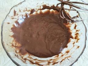 完成可可蛋黄糊