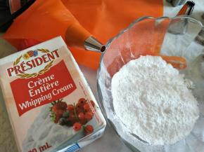 冷藏奶油加糖粉。