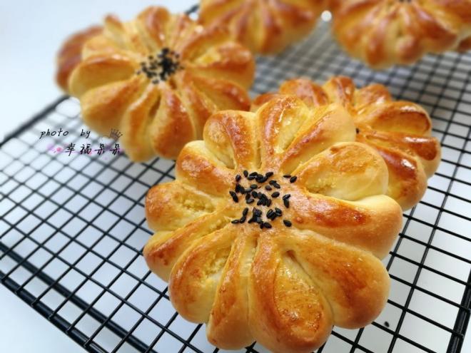 花朵椰蓉面包