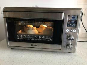 预热结束，烘烤20分钟左右。