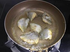 加少许水收到快干是勾薄芡