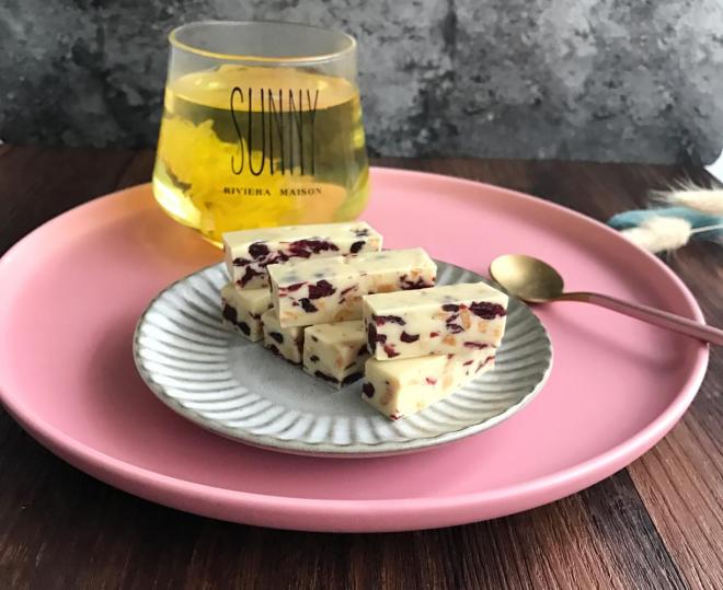 蔓越莓花生牛轧糖