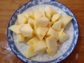 苹果去皮切块