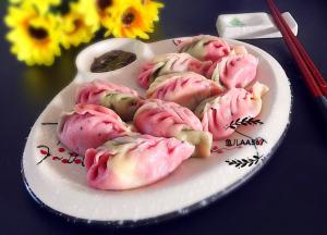 煮熟蘸蒜泥酱汁食用