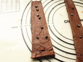 做脏脏包，梯形面片，底边在里面，卷起来即可。略微错落有致即可。