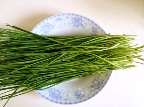 蒜苗洗净