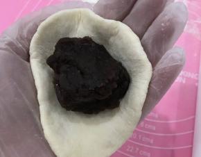 包入红豆沙馅