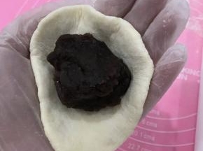 包入红豆沙馅
