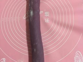 封口捏严，面皮和面条之间尽量不留空隙；