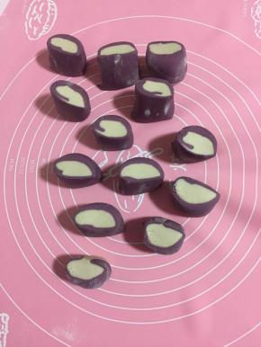 切成大一一致的小挤子备用！