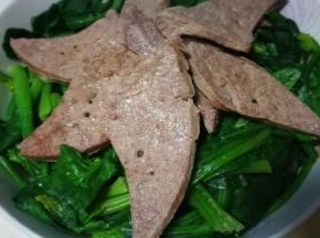放在菠菜上面