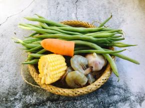 四季豆、鲜虾、玉米、胡萝卜。