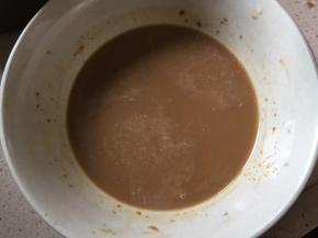 因用的是速溶咖啡，直接煮沸水冲好咖啡放凉即可