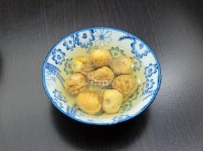 无花果洗净，浸泡软；