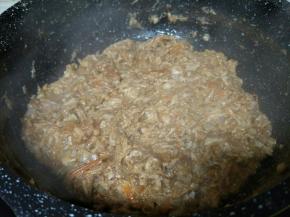 收汁。放入适量黑胡椒粉和少许盐。即可。