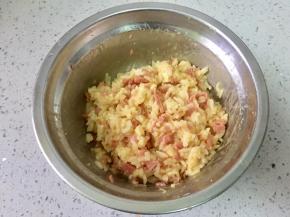 所有食材搅拌均匀。