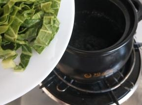 水开后放入青菜