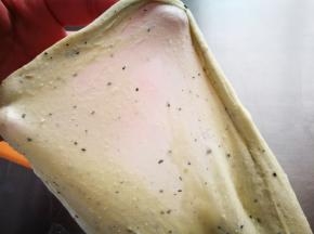 拉个膜看看，透明不易破的薄膜即可
