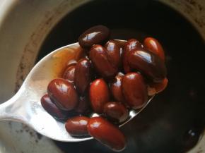 煲好的，豆子完全吸收了汤汁，很好吃