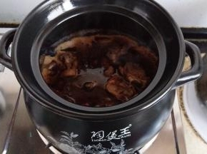 加入适量水烧开