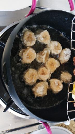 放入油锅里炸一下了