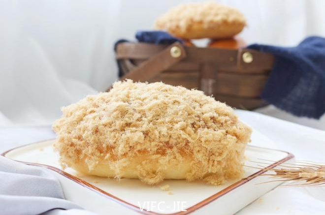 沙拉肉松面包