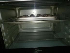 送入烤箱，上层170度烤20分钟