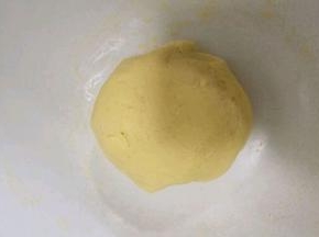 活成面团醒10分钟！