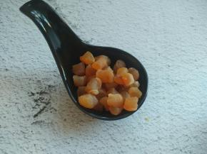 干贝切丁，洗净