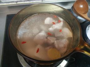 加枸杞，拌匀即可