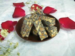 再切成小块，随自己喜欢的大小切块