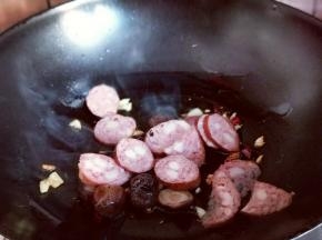 加入哈尔滨秋林肠。