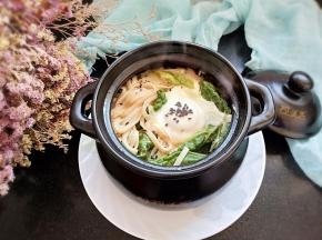 热腾腾的一碗面吃到最后汤汁还是热的